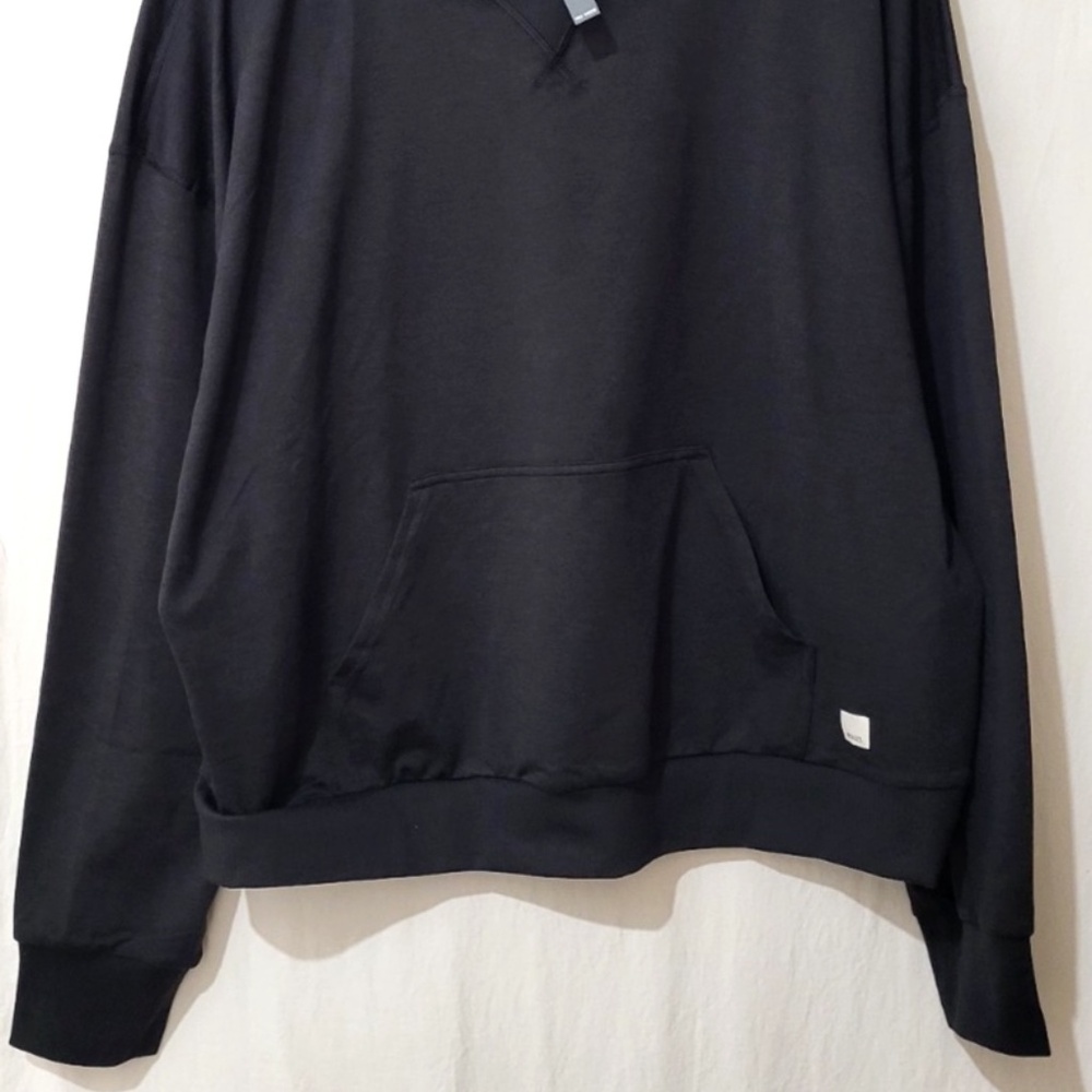 Unworn Vuori Women's Sweatshirt Halo Modern Pullover Hoodie in Black - Picture 6 of 11